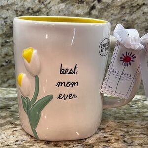 Rae Dunn “Best Mom Ever” White Ceramic Mug w/Yellow Tulip Accents with hearts 💛